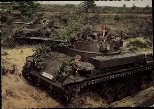 Ak Deutsche Bundeswehr, Flak Panzer in Stellung, Y 302 061, Deutsche Soldaten