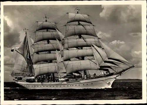 Ak Deutsches Segelschulschiff, Ansicht Steuerbord, Dreimastbark, EAS 363