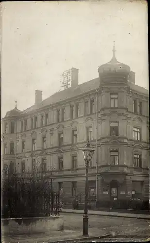 Foto Ak Augsburg in Schwaben, Straßenpartie in der Stadt