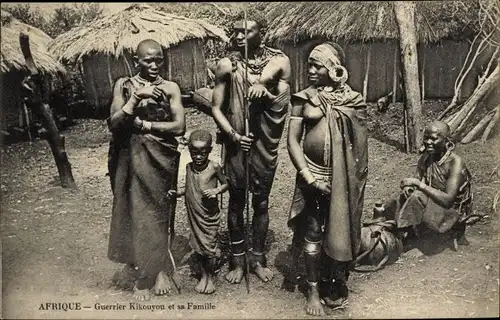 Ak Afrique, Gourrier Kikouyou et sa Famille, Einheimische