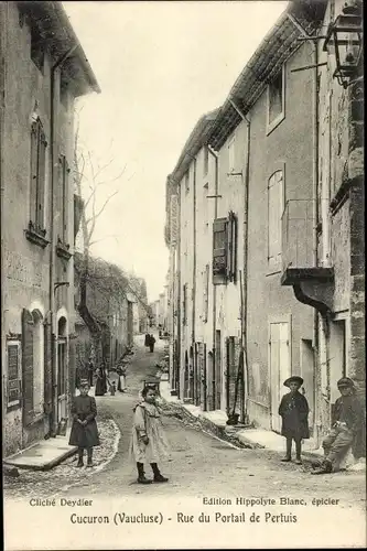 Ak Cucuron Vaucluse, Rue du Portail de Perluis