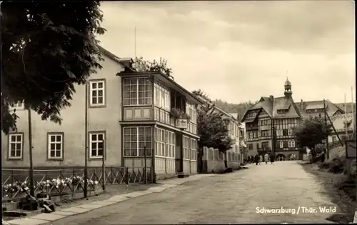 Ak Schwarzburg im Schwarzatal Thüringen, Blick auf die Ortschaft, Karl Marx Haus