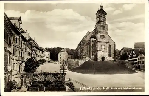 Ak Schwäbisch Hall in Baden Württemberg, Straßenpartie mit Michaeliskirche