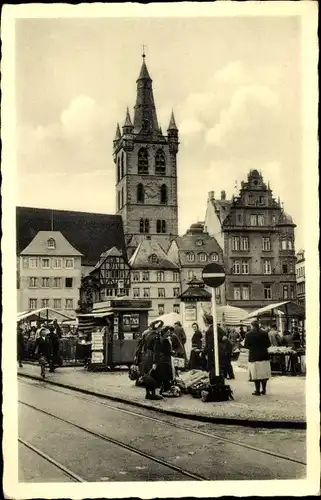 Ak Trier Treves, Partie am Marktplatz, Kiosk, Gleise