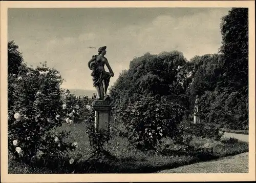 Ak Weikersheim in Tauberfranken Württemberg, Schloss, Gartenpartie mit Rokokostatuen