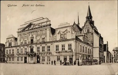 Ak Güstrow in Mecklenburg, Markt mit Rathaus