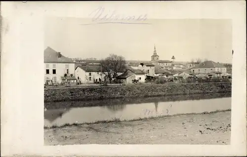 Foto Ak Vilosnes sur Meuse Lothringen Meuse, Ortsansicht, Fluss