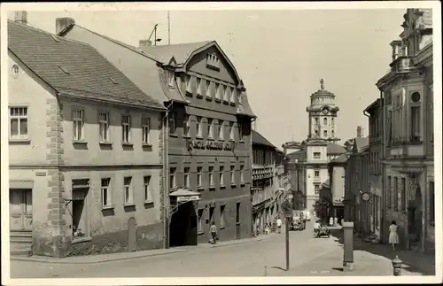 Ak Zeulenroda Thüringen, Blick in die Kirchstraße, Hotel goldener Löwe