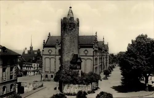 Ak Pößneck in Thüringen, Weißer Turm mit Grundschule