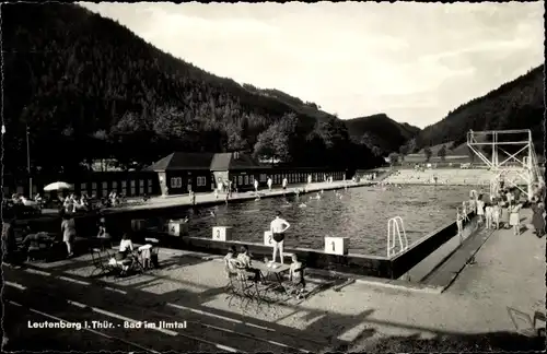 Ak Leutenberg in Thüringen, Bad im Ilmtal, Schwimmbad