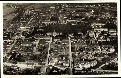 Ak Erlangen in Mittelfranken Bayern, Fliegeraufnahme, Panoramablick auf die Stadt