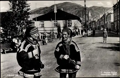 Ak Hammerfest Norwegen, Straßenpartie, Lapper på besök i byen