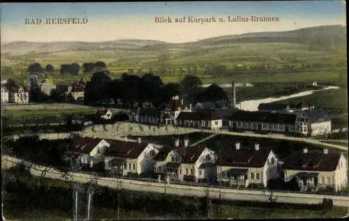 Ak Bad Hersfeld Hessen, Blick auf Kurpark und Lullus Brunnen