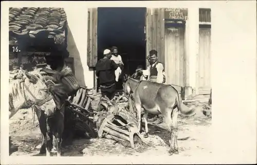 Foto Ak Mazedonien, Lastesel und Pferde, Männer