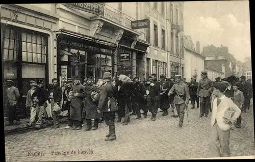 Ak Namur Wallonien, Passage de blesses, Kriegsversehrte, Soldaten