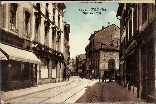 Ak Trier an der Mosel, Trèves, Rue du Pont, Geschäfte