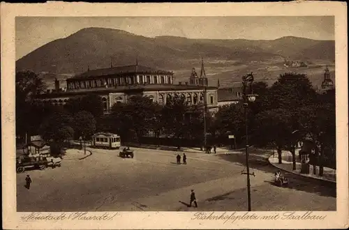 Ak Neustadt an der Weinstraße, Bahnhofsplatz mit Saalbau, Straßenbahn