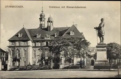 Ak Saarbrücken, Kreishaus mit Bismarckdenkmal