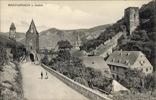 Ak Bacharach am Rhein, Stadtmauer, Teilansicht Ort