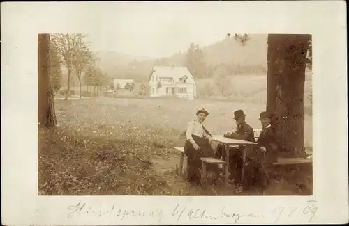 Foto Ak Altenberg Odenthal Bergisches Land, Herrenrunde am Baum, Fachwerkhaus