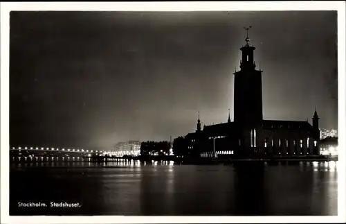 Ak Stockholm Schweden, Stadshuset bei Nacht