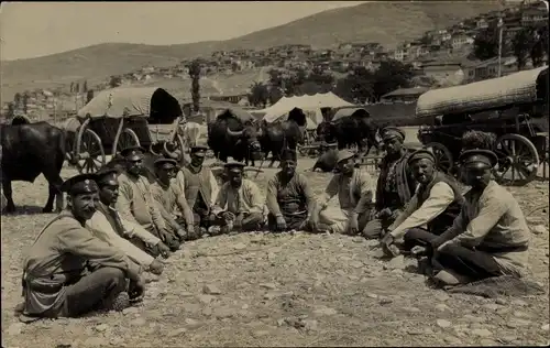 Foto Ak Veles Mazedonien, Bulgarische Provisions Kolonne, Büffelgespann, 1. WK
