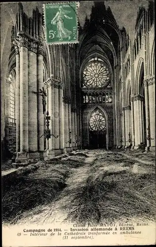 Ak Reims Marne, Interieur de la Cathedrale tranformee en ambulance, Campagne de 1914