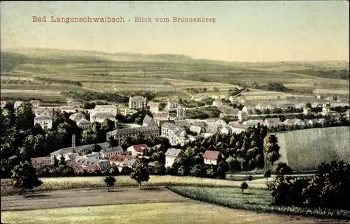 Ak Langenschwalbach Bad Schwalbach im Taunus, Blick vom Brunnenberg, Totalansicht