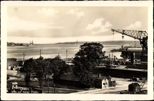 Ak Kiel Schleswig Holstein, Blick auf Kieler Förde, Kran, Schiffe