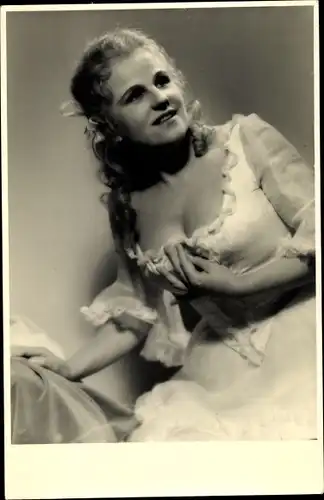 Foto Ak Schauspielerin Irma Beilke, Portrait