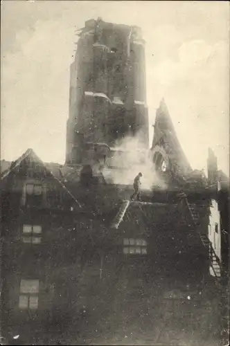 Ak Vlissingen Zeeland Niederlande, Brand van de St. Jacobskerk met toren op 5 September 1911