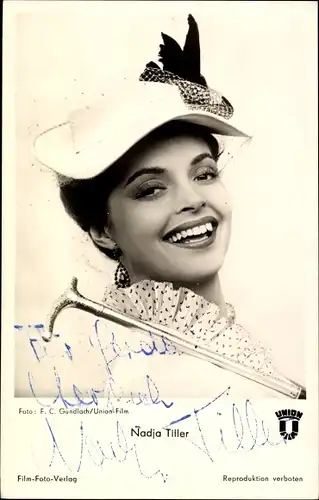 Ak Schauspielerin Nadja Tiller, Portrait, Autogramm