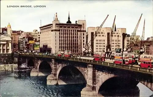 Ak London City England, London Bridge, Doppeldeckerbusse