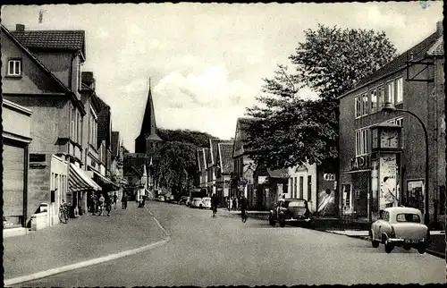 Ak Bünde in Westfalen, Bahnhofstraße mit Blick auf die Kirche