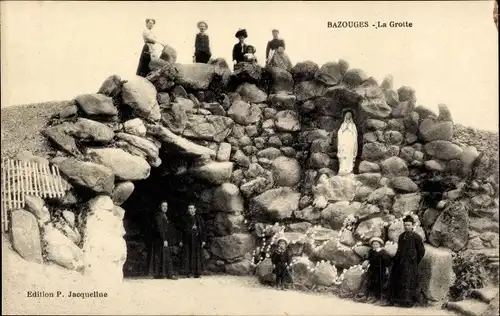 Ak Bazouges la Pérouse Ille et Vilaine, La Grotte