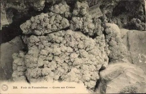 Ak Fontainebleau Seine et Marne, Foret de Fontainebleau, Grotte aux Cristaux