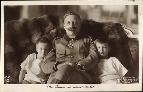 Ak Der Kaiser mit seinen Enkeln, NPG 4345