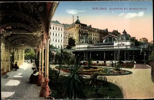 Ak Karlovy Vary Karlsbad Stadt, Stadtpark mit Wandelhalle