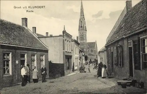 Ak Klundert Nordbrabant, Kade, Straßenpartie, Kirche