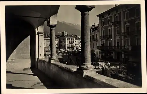 Ak Locarno Kanton Tessin Schweiz, Piazza Grande