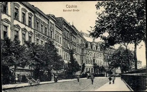 Ak Kostrzyn nad Odrą Cüstrin Küstrin Ostbrandenburg, Bahnhofstraße, Victoria Hotel