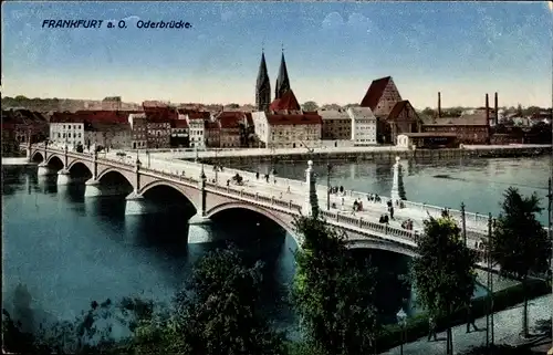 Ak Frankfurt an der Oder, Blick über die Oderbrücke zur Stadt