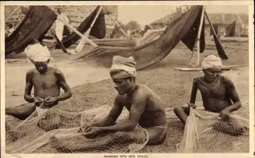 Ak Ceylon Sri Lanka, Fishermen with nets