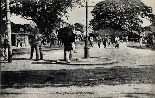 Ak Colombo Sri Lanka Ceylon, Une place, Platz, Passanten