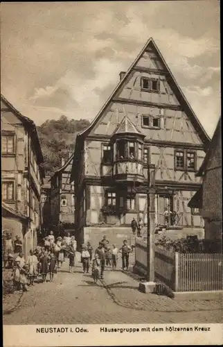 Ak Neustadt Breuberg im Odenwald, Häusergruppe, hölzernes Kreuz