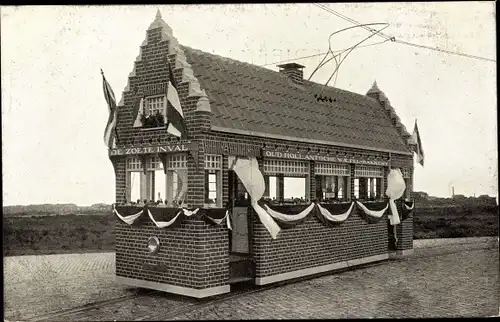 Ak Den Haag Südholland, De Oud-Hollandsche Wafelkraam, geschmückte Straßenbahn