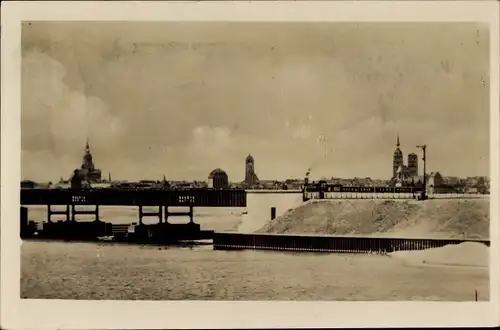 Ak Stralsund in Vorpommern, Rügendammbrücke