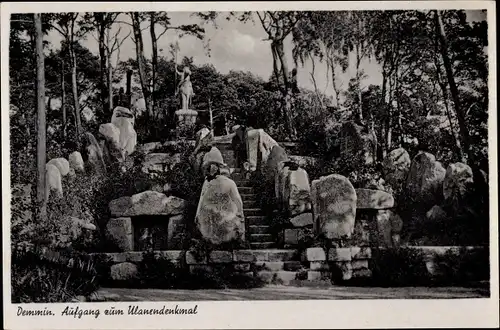 Ak Demmin in Vorpommern, Aufgang zum Ulanendenkmal