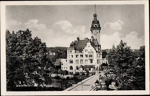 Ak Waldheim in Sachsen, Rathaus, Turmuhr, Brücke