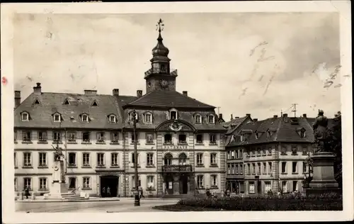 Ak Saarbrücken im Saarland, Altes Rathaus, Bismarck- und Ulanendenkmal
